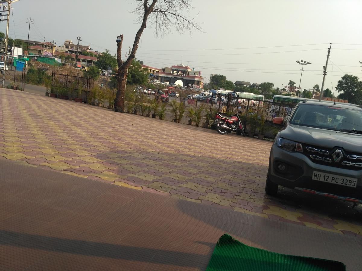 Hotel Morya Garden Ranjangaon Ranjangaon Ganpati Kültér fotó